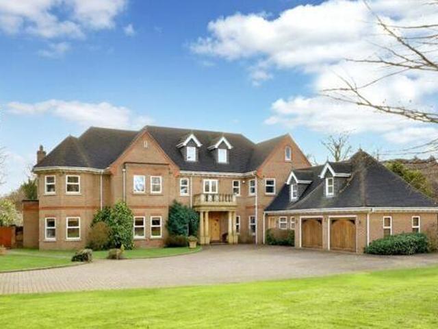House for sale in Holtspur, Forty Green