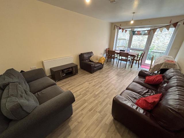 House for rent in London Borough of Ealing, Hanwell