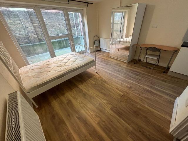 Studio for rent in London Borough of Ealing, Hanwell