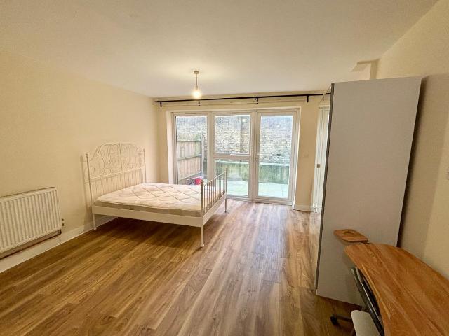 Studio for rent in London Borough of Ealing, Greater London