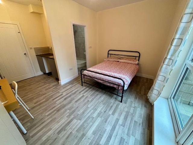 Studio for rent in London Borough of Ealing, Greater London