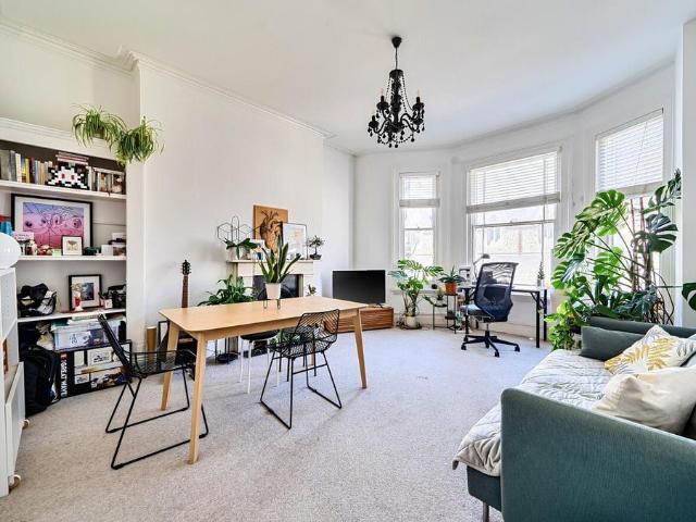 Apartment for rent in Brunswick, Hove