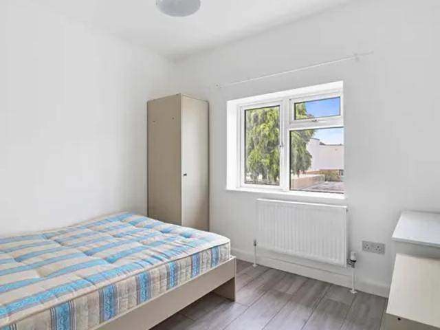 Room for rent in Norbiton, Greater London