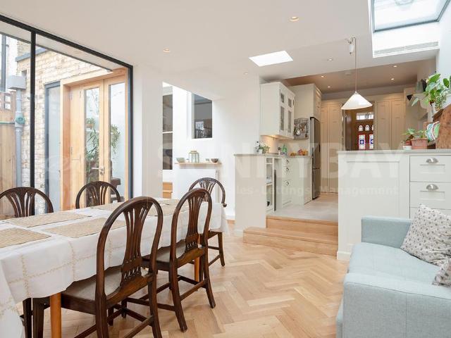 House for rent in London Borough of Merton, Raynes Park