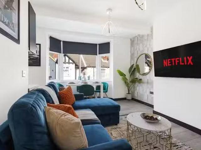 Apartment for rent in Half Acres, Wakefield