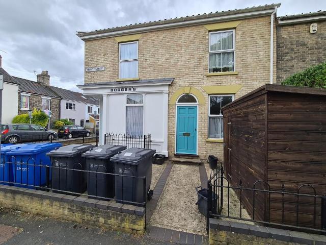 House for rent in Heigham Grove, East Bank