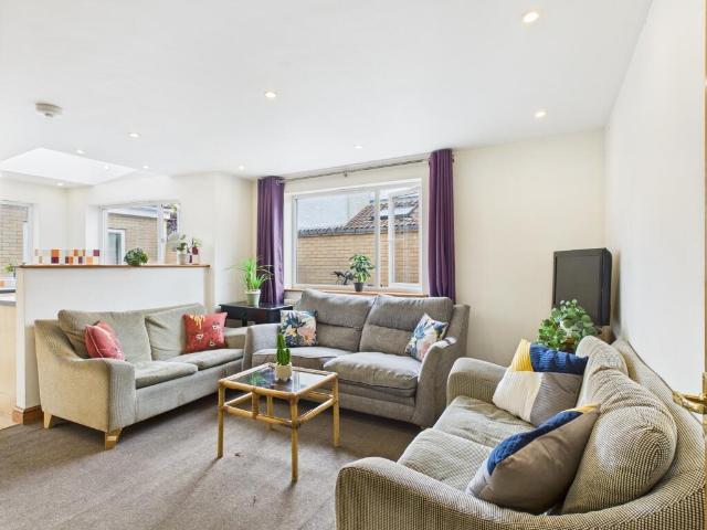 House for rent in Heigham Grove, East Bank