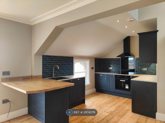 Apartment for rent in Heigham Grove, East Bank