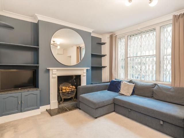 Apartment for rent in Victoria, Greater London