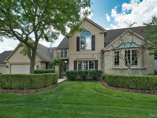 Condo for sale in Bloomfield Hills