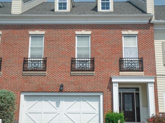 House for sale in Latham