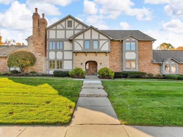 Condo for sale in Greenwood, Indiana