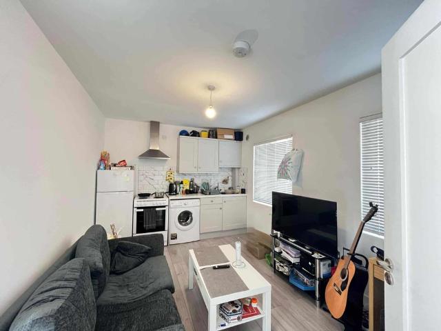 Apartment to rent in Bluebell, North Tipperary