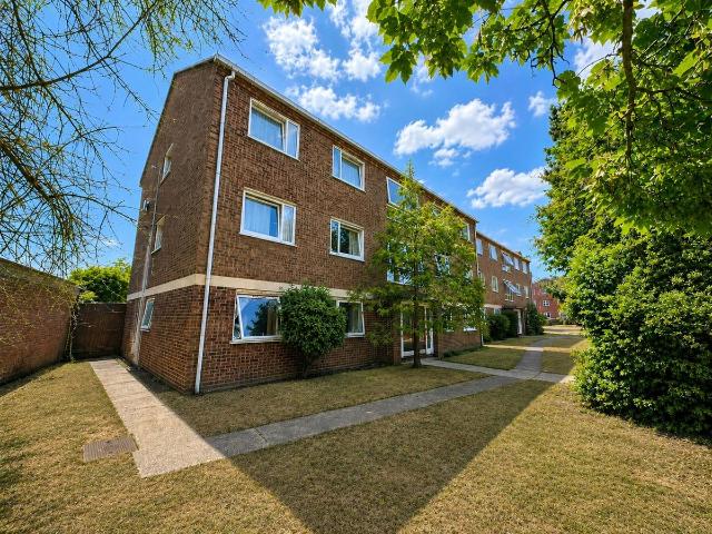 Apartment for rent in Lessness Heath, Greater London