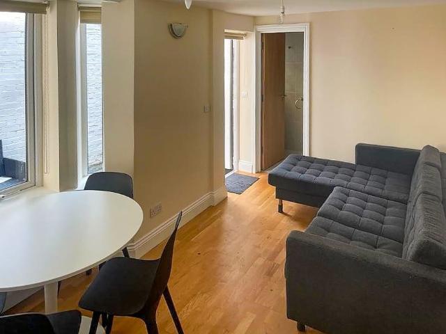 Apartment for rent in Chalk Farm, Greater London