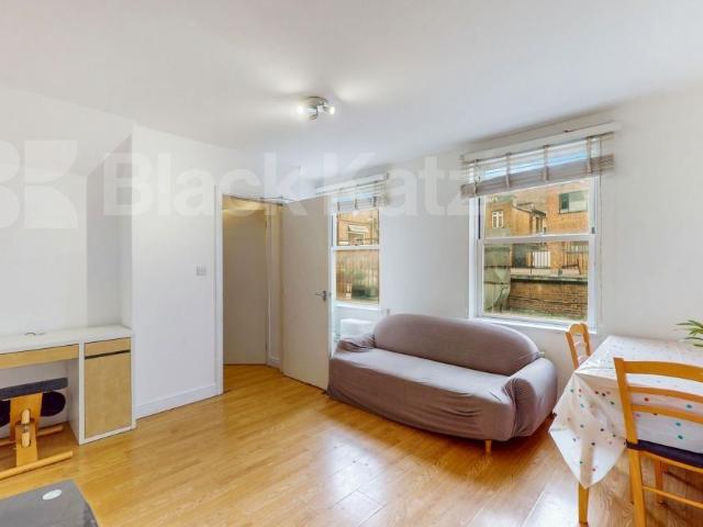 Apartment for rent in Chalk Farm, Greater London