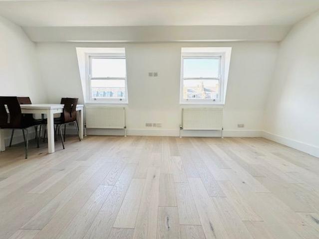 House for rent in Chalk Farm, Greater London