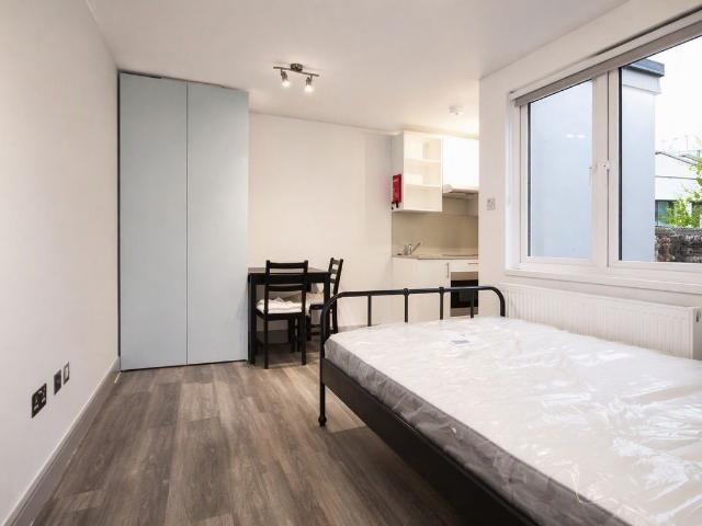 Studio for rent in Chalk Farm, Greater London
