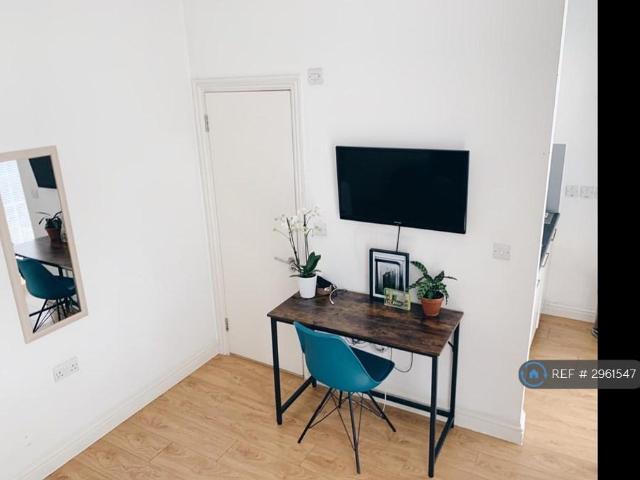 Apartment for rent in Chalk Farm, Greater London