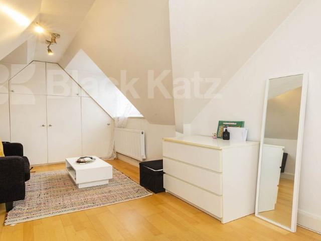 Studio for rent in Chalk Farm, Greater London