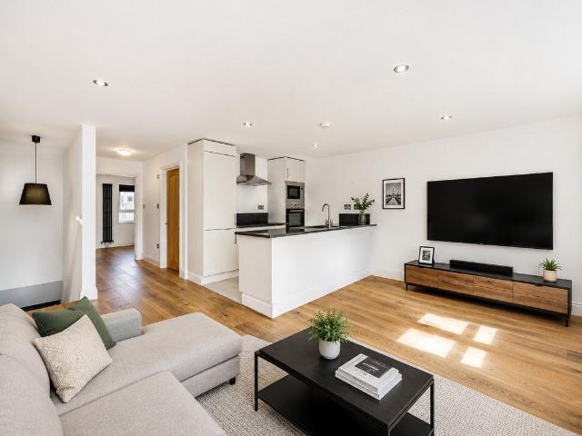 Apartment for rent in Chalk Farm, Greater London