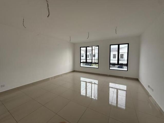 Townhouse for sale in Batu Kawan, Seberang Perai