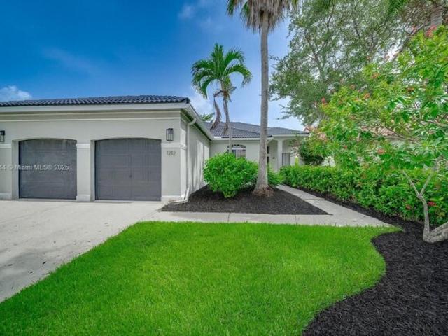 House for sale in Weston