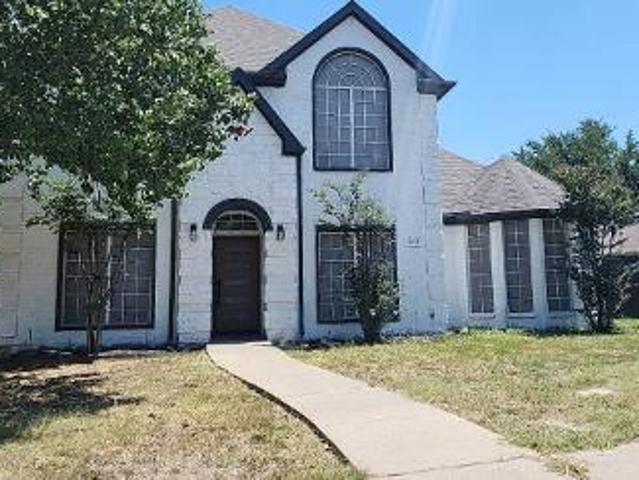 House for sale in Lewisville, Texas