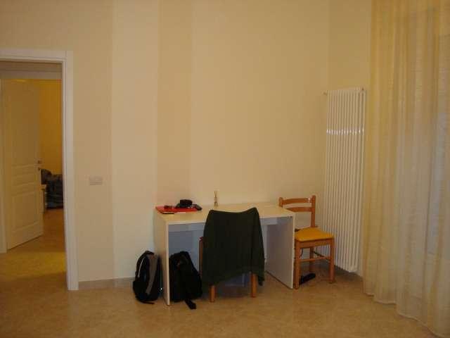 Stanza in affitto a Municipio 9, Milano