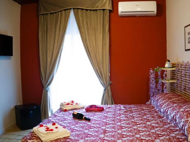 Stanza in affitto a Municipalità 4, Napola