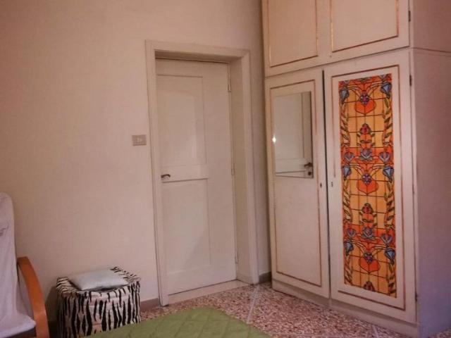 Stanza in affitto a San Pietro esterna, Re