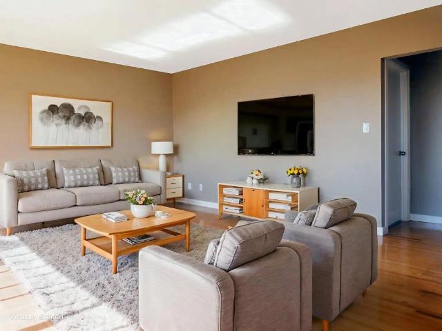 Apartment for rent in Brow of the Hill, New Westminster