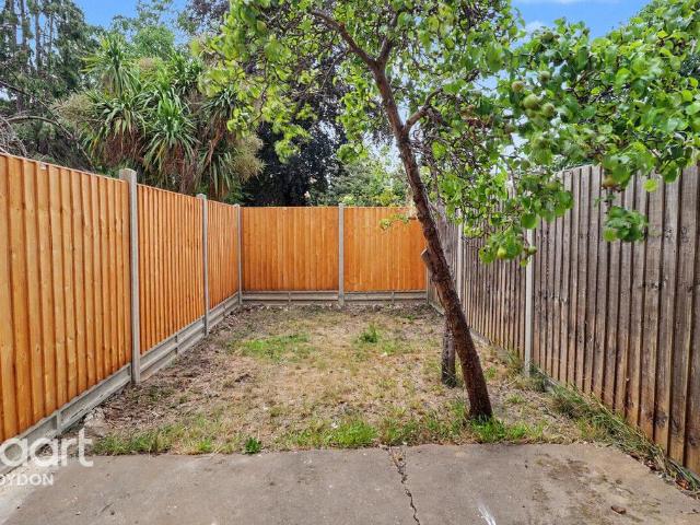 Apartment for rent in London Borough of Croydon, Greater London