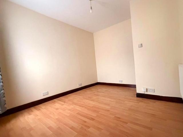Apartment for rent in Seven Kings, Greater London