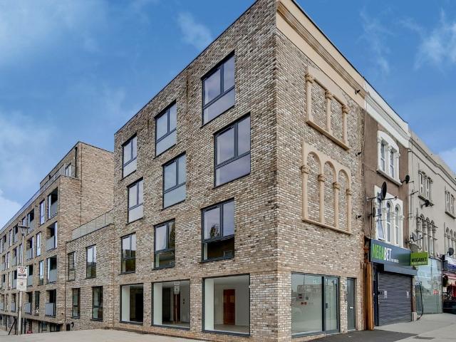 Apartment for rent in Seven Kings, Greater London
