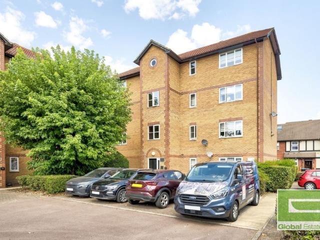 Apartment for rent in London Borough of Merton, Collier's Wood