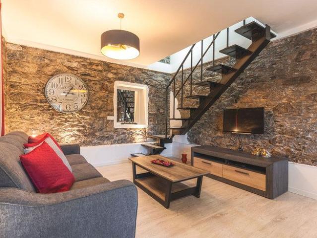 Apartamento alugar em Espírito Santo e Calçada, Câmara De Lobos