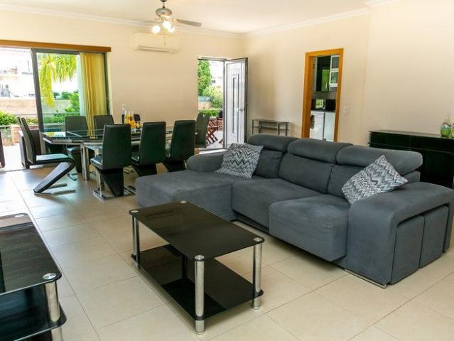 Apartamento alugar em Mosqueira, Albufeira