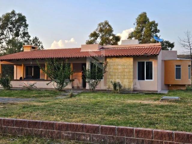 Camino a San Elías: Casa campestre con excelentes acabados