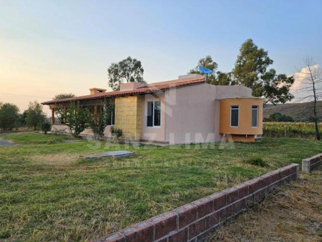 Camino a San Elías: Casa campestre con excelentes acabados
