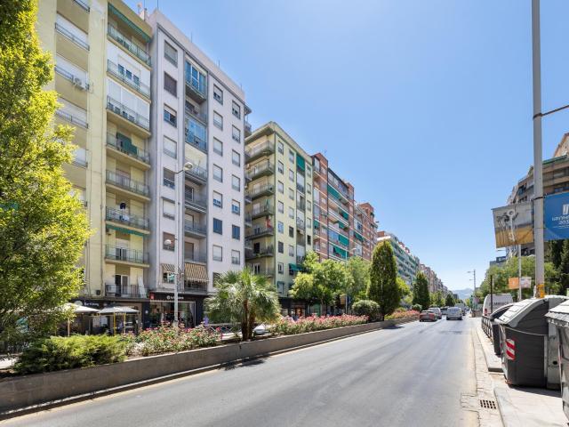 Piso en venta en Rosaleda, Granada