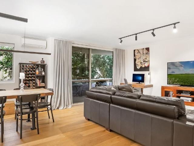 Apartment for rent in Lower North Shore, Sydney