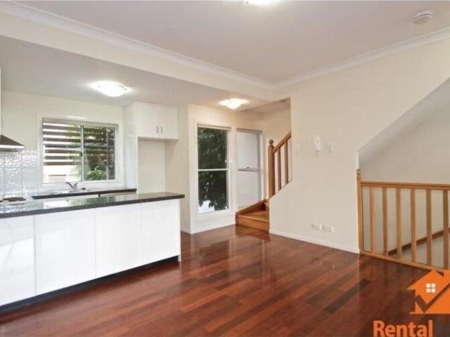 Room for rent in Camp Hill, Greater Brisbane