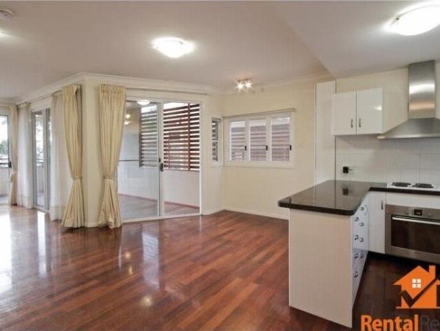 Room for rent in Camp Hill, Greater Brisbane