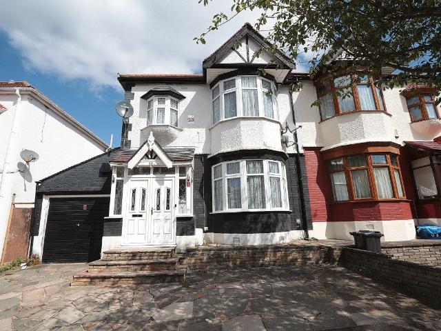 House for rent in Barkingside, Greater London