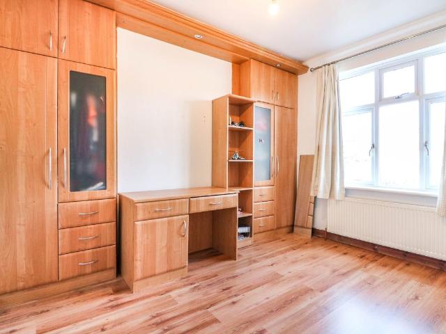 Room for rent in Barkingside, Greater London