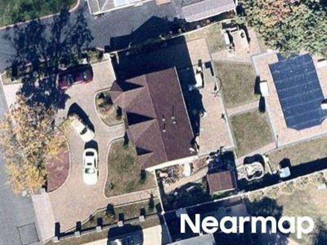 House for sale in East Islip