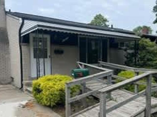 House for sale in Taylor