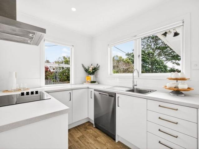 Apartment for rent in Whangaparaoa, Oroua County
