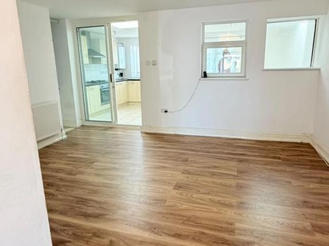 Apartment for rent in Becontree, Greater London